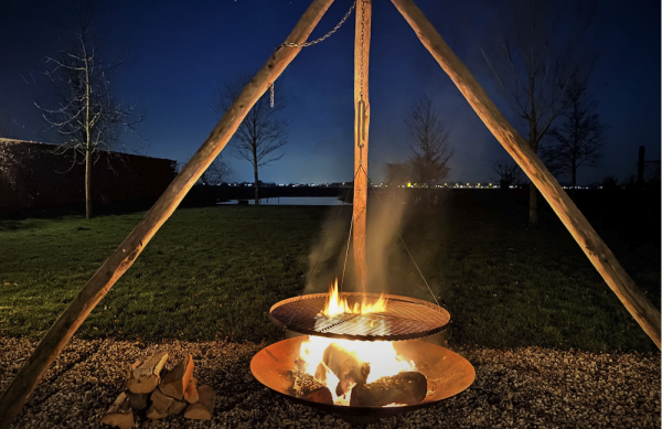 Dreibein Hängegrill-Stativ aus italienischem Kastanienholz - 250 cm